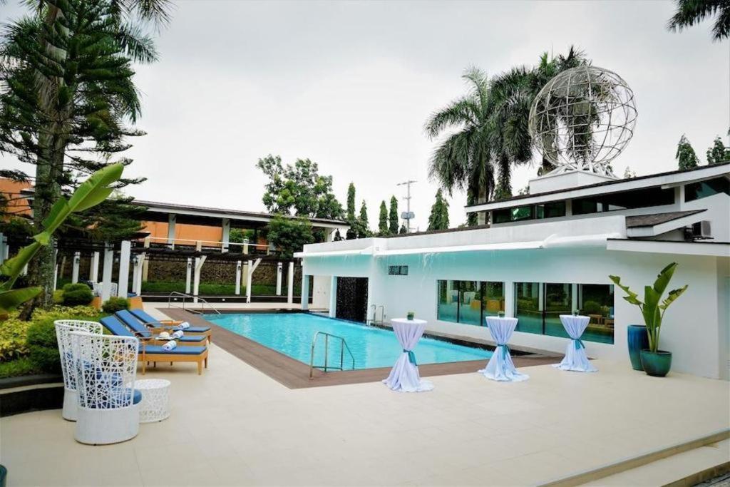 ไวต์วูดส์ คอนเวนชั่น แอนด์ เลเชอร์ โฮเทล Hotel Silang ภายนอก รูปภาพ