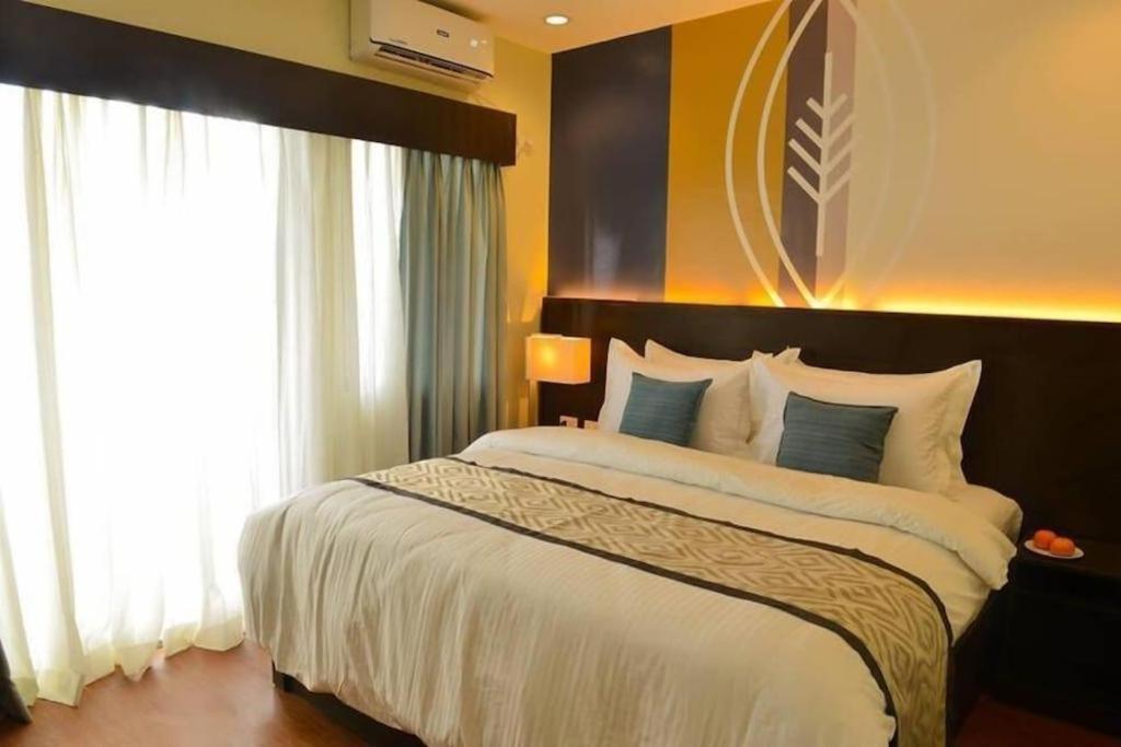 ไวต์วูดส์ คอนเวนชั่น แอนด์ เลเชอร์ โฮเทล Hotel Silang ภายนอก รูปภาพ