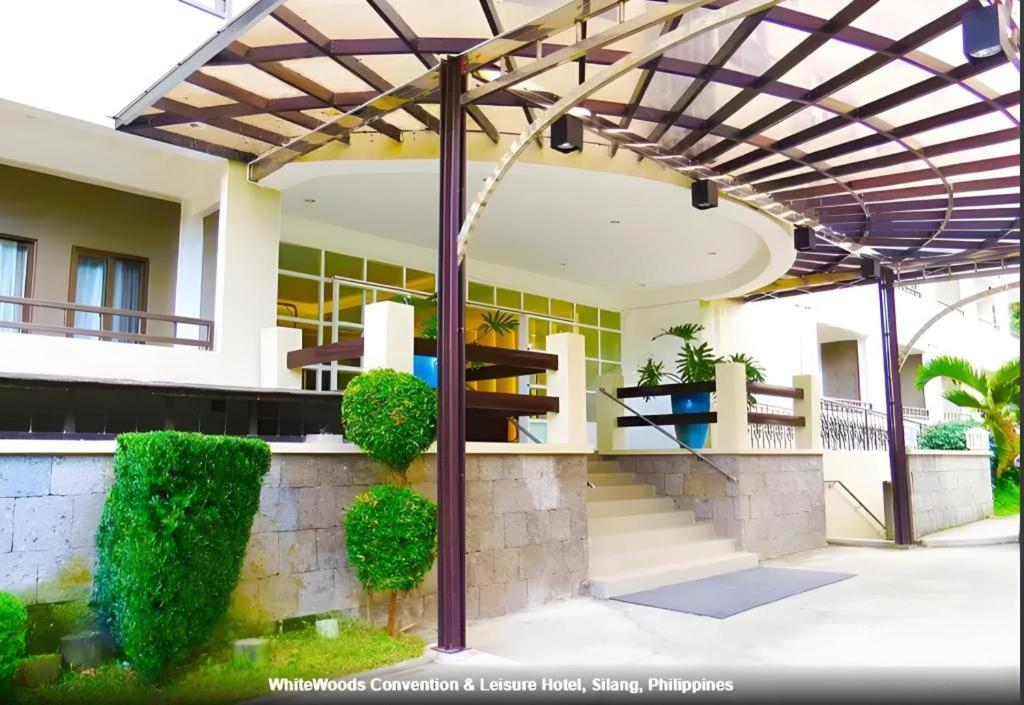 ไวต์วูดส์ คอนเวนชั่น แอนด์ เลเชอร์ โฮเทล Hotel Silang ภายนอก รูปภาพ