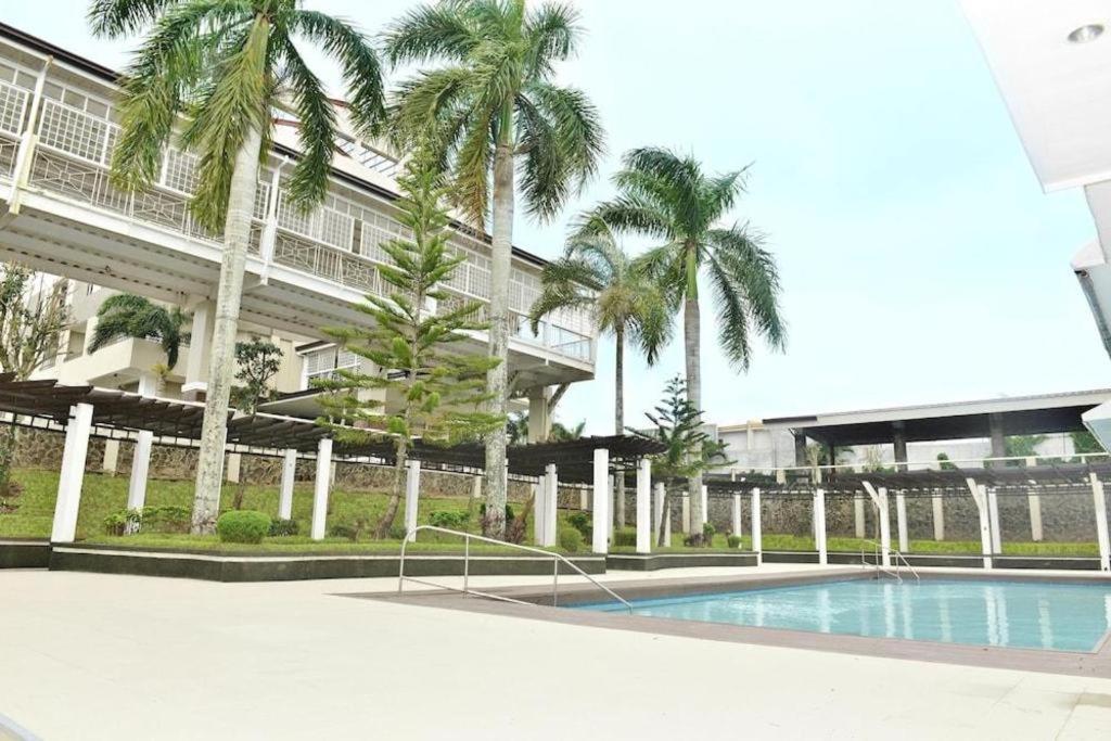 ไวต์วูดส์ คอนเวนชั่น แอนด์ เลเชอร์ โฮเทล Hotel Silang ภายนอก รูปภาพ