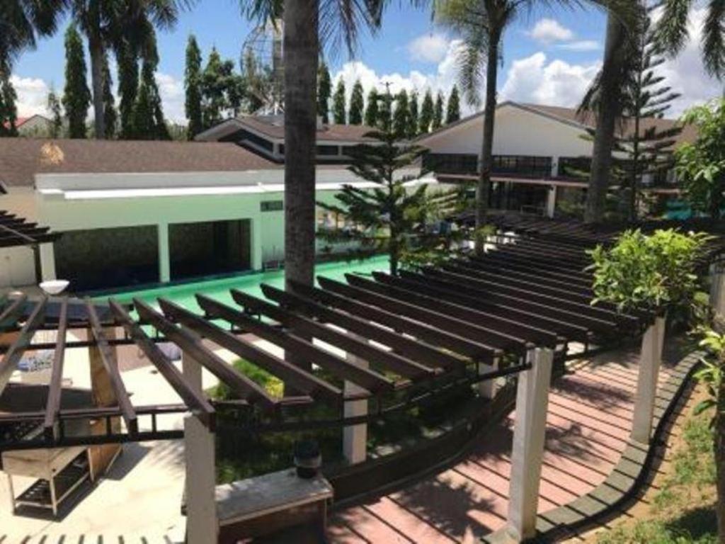ไวต์วูดส์ คอนเวนชั่น แอนด์ เลเชอร์ โฮเทล Hotel Silang ภายนอก รูปภาพ